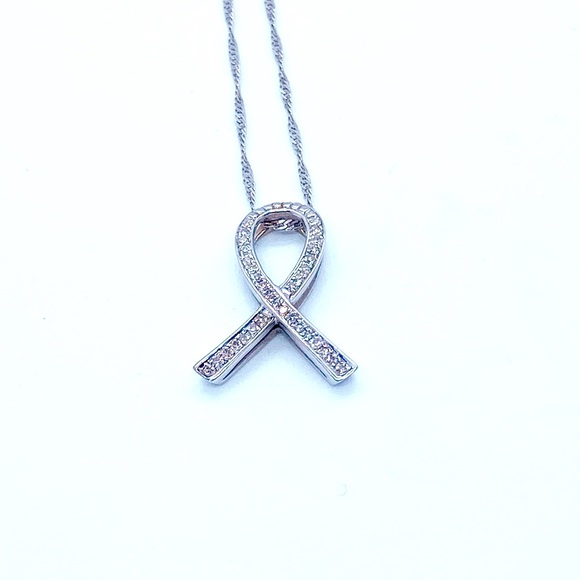 10kt White Gold and Diamond Infinity Pendant - Picture 1 of 2